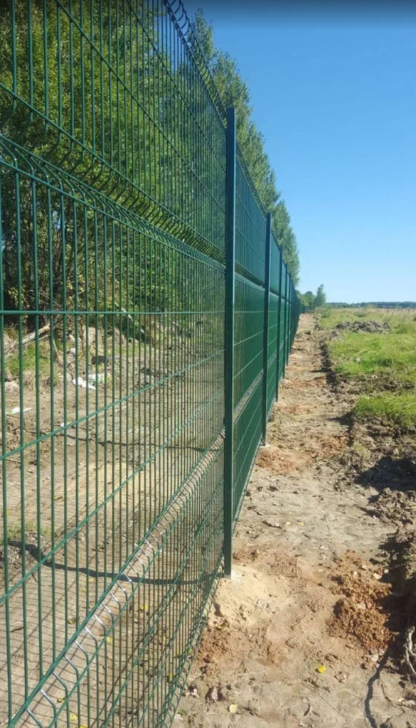 Что делать, чтобы новый забор не упал